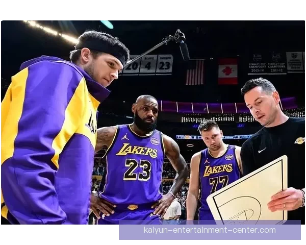 詹姆斯评价里夫斯打球风格独特节奏灵活非典型白人球员